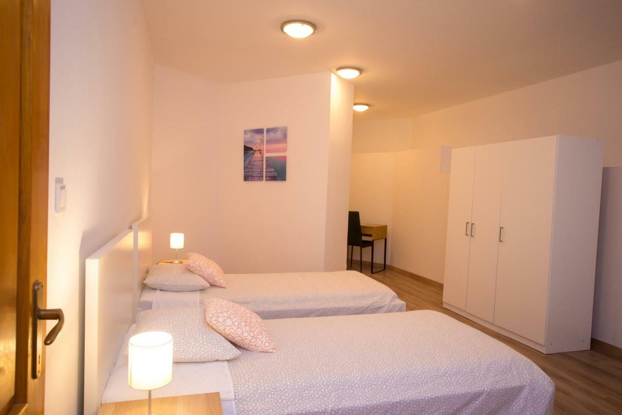 Appartement Apartman Girasol Pula Extérieur photo