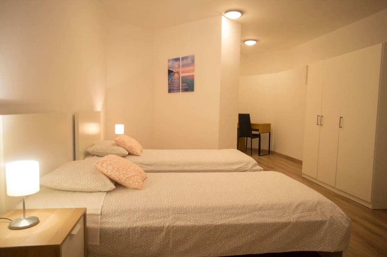 Appartement Apartman Girasol Pula Extérieur photo